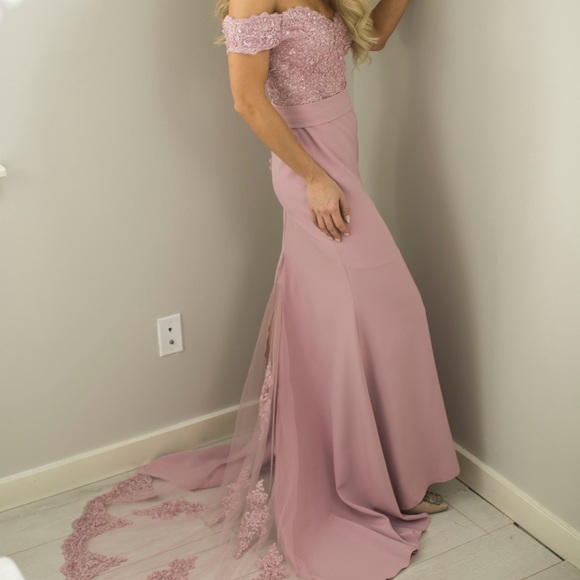 Off The Shoulders Elegant Blush Pink Long Dress - Picture 3 of 8